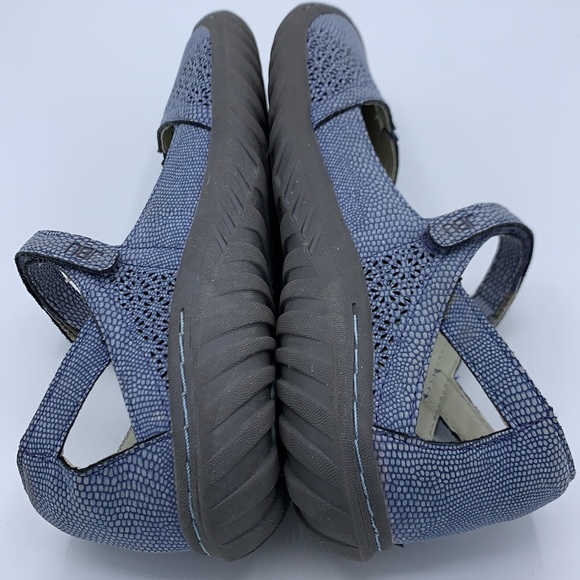 JBU by Jambu Megan Reptile Embossed Memory Foam Mary Jane Shoes - Picture 11 of 12